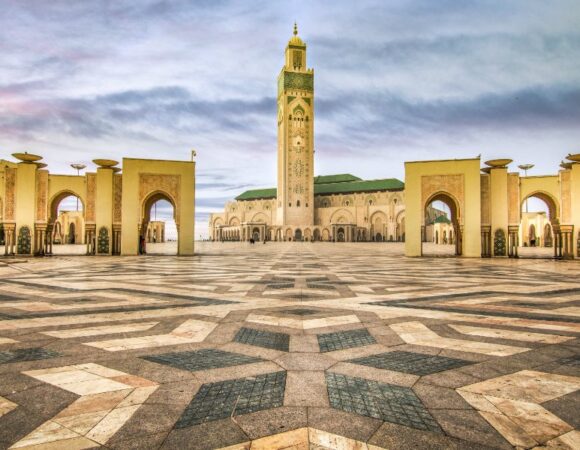 Luxury vs Budget Morocco Trip Comparison 2026